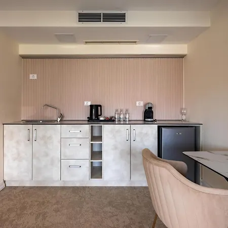 Grand & Therme Ξενοδοχείο 4*